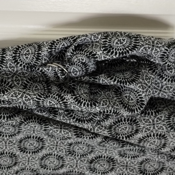 Fred David White and black printed top size 1X snap closure - Picture 3 of 11